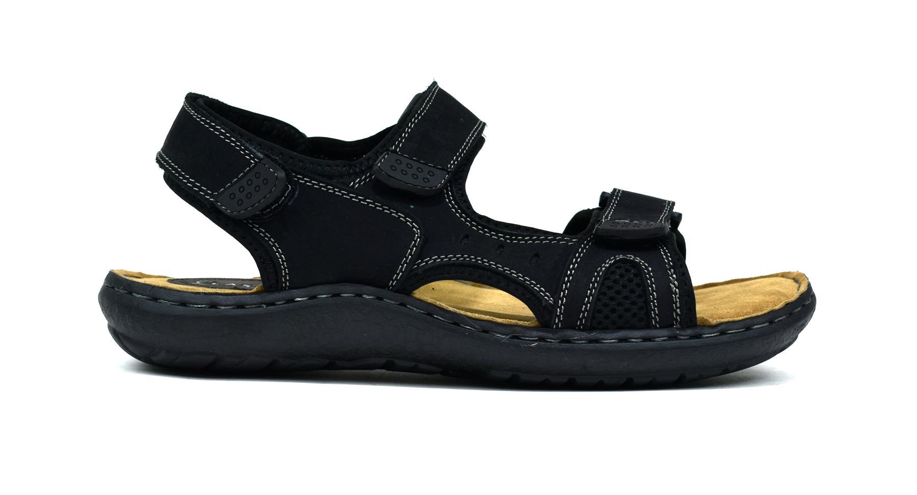 A pair of stylish men's leather sandals featuring a durable upper, soft lining, and sturdy sole, perfect for casual wear.