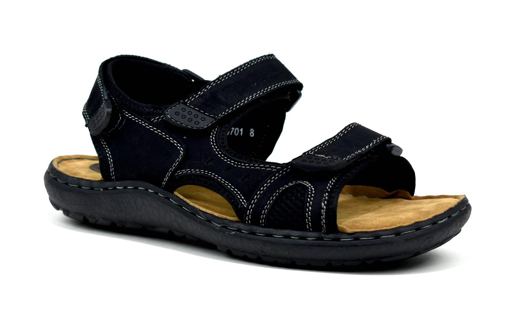 A pair of stylish men's leather sandals featuring a durable upper, soft lining, and sturdy sole, perfect for casual wear.