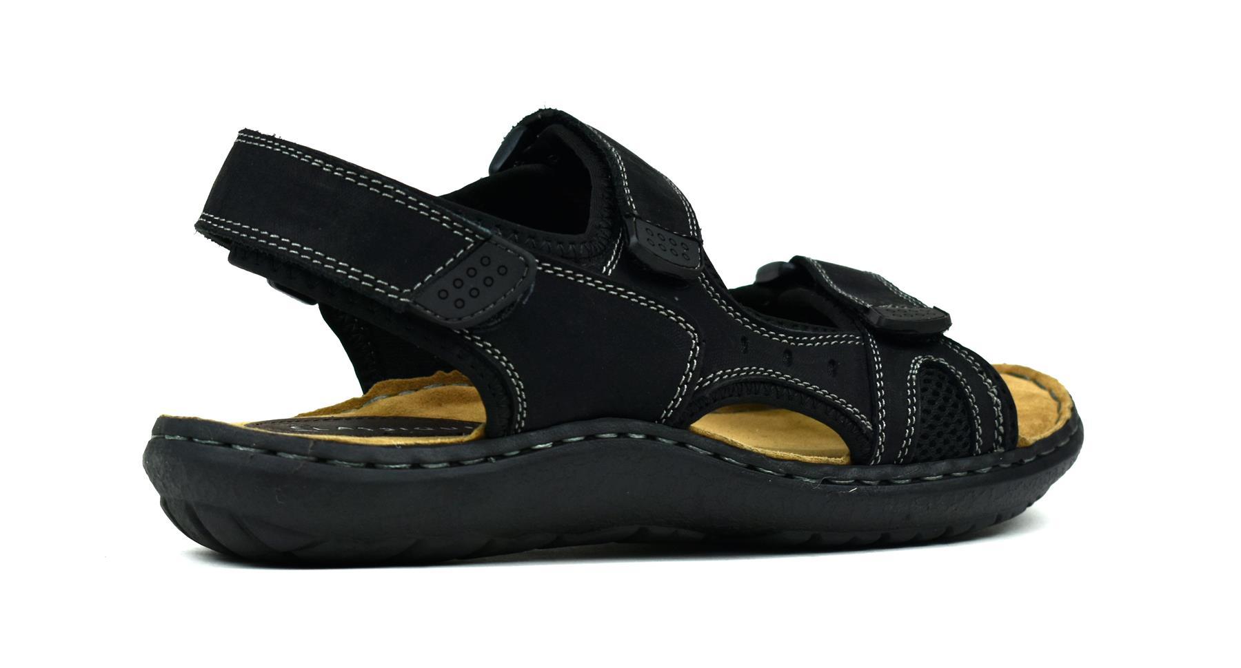 A pair of stylish men's leather sandals featuring a durable upper, soft lining, and sturdy sole, perfect for casual wear.