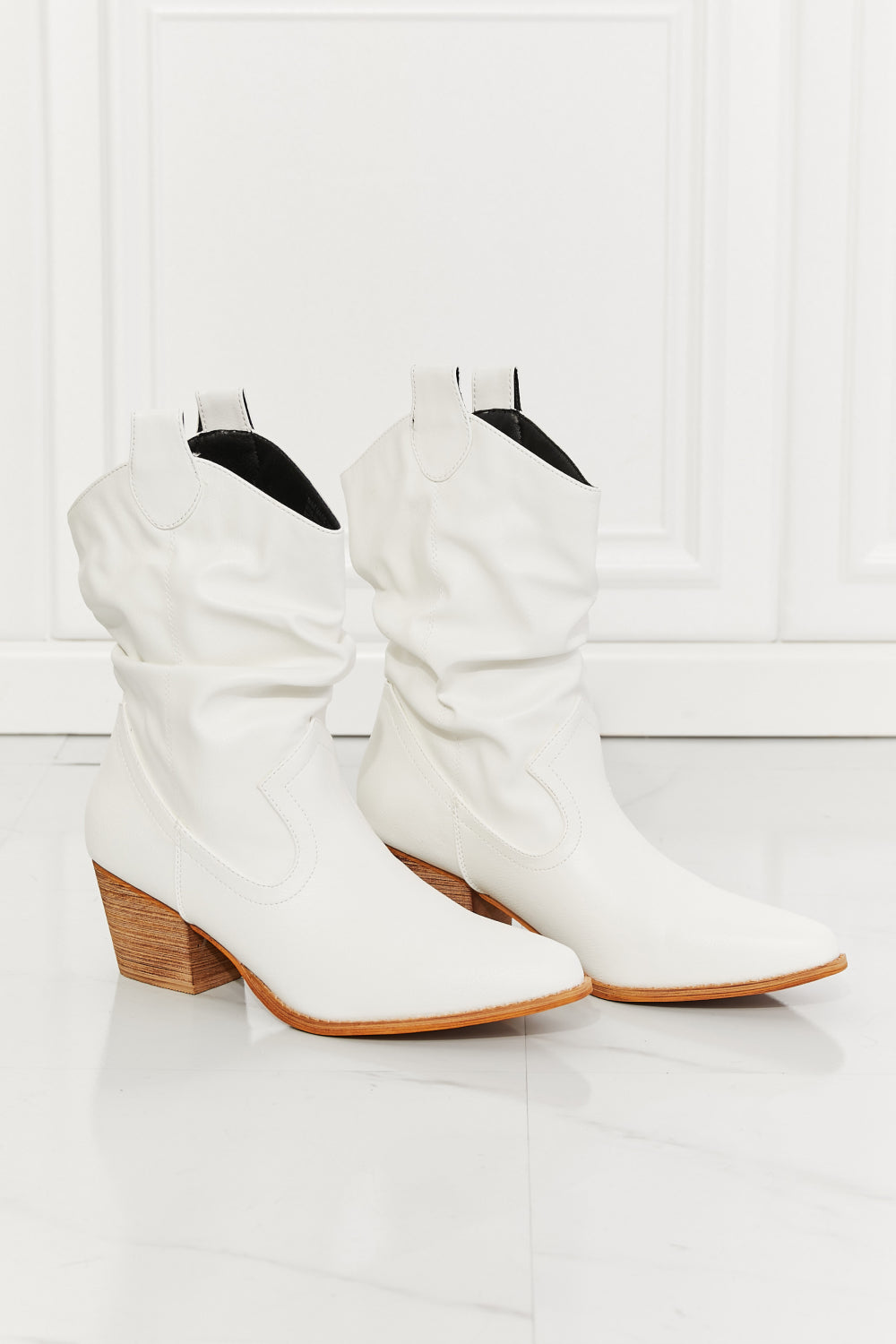 MMShoes Better in Texas Scrunch Cowboy Boots in White, featuring a stylish scrunch design and low block heels, perfect for versatile outfits.