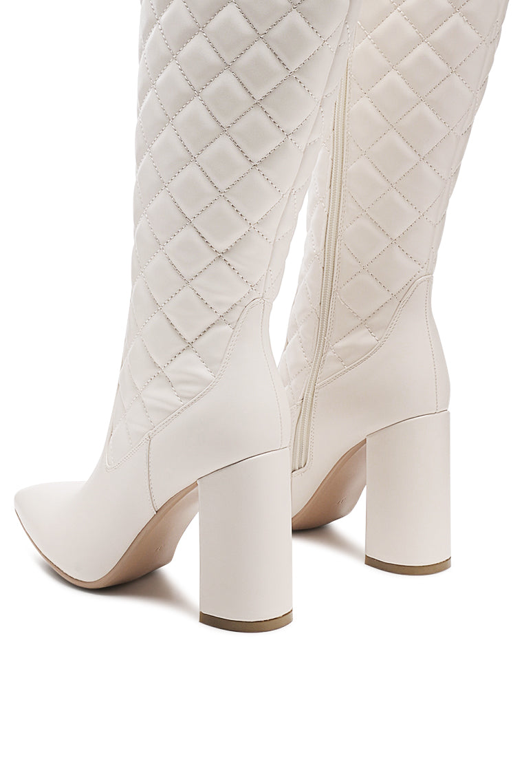 Stylish quilted calf boots with block heels and side zipper, perfect for autumn and winter wear.