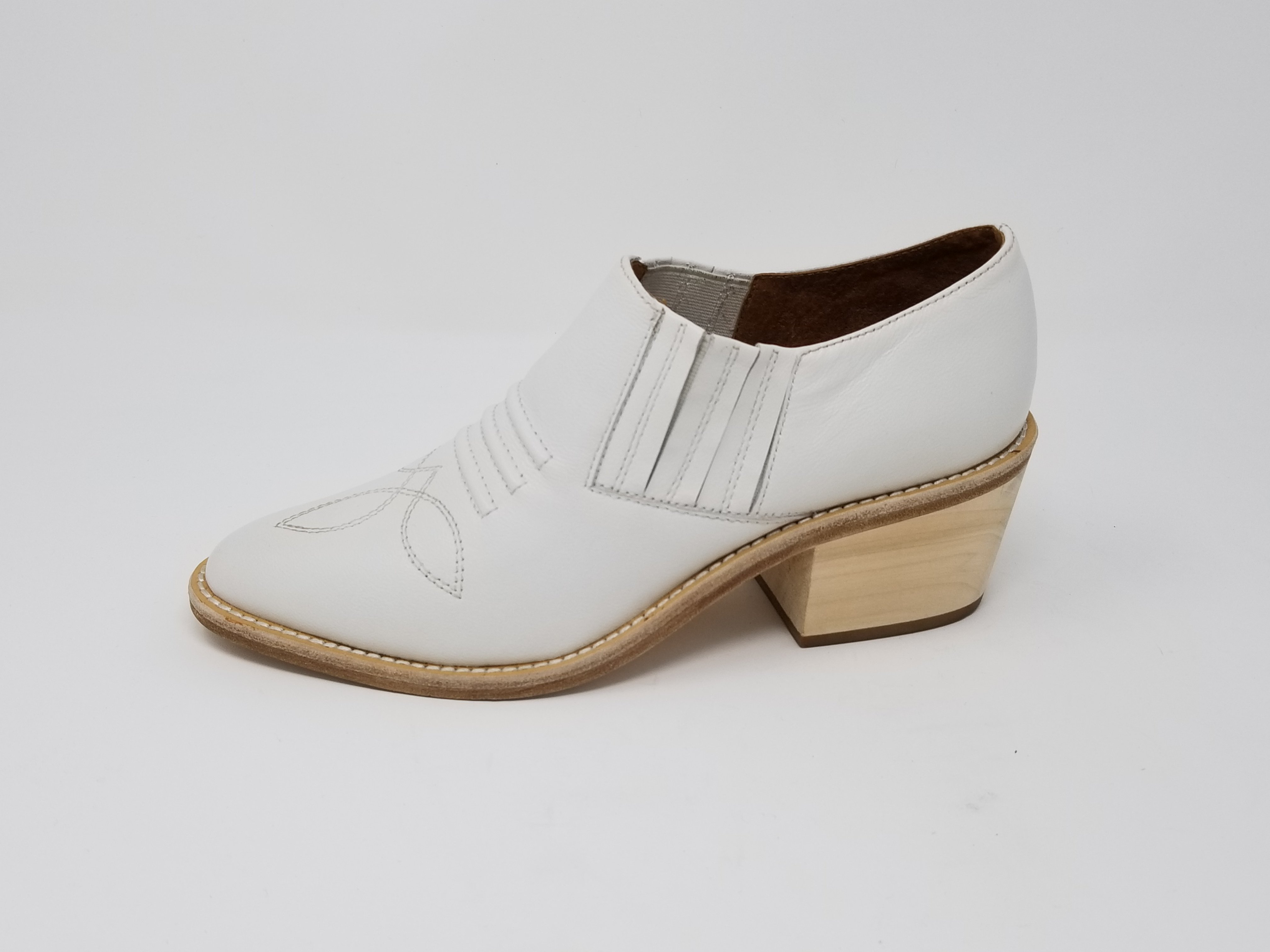 Santa Ana shoes featuring full leather upper, memory foam insole, and natural wood heel, crafted in Los Angeles.