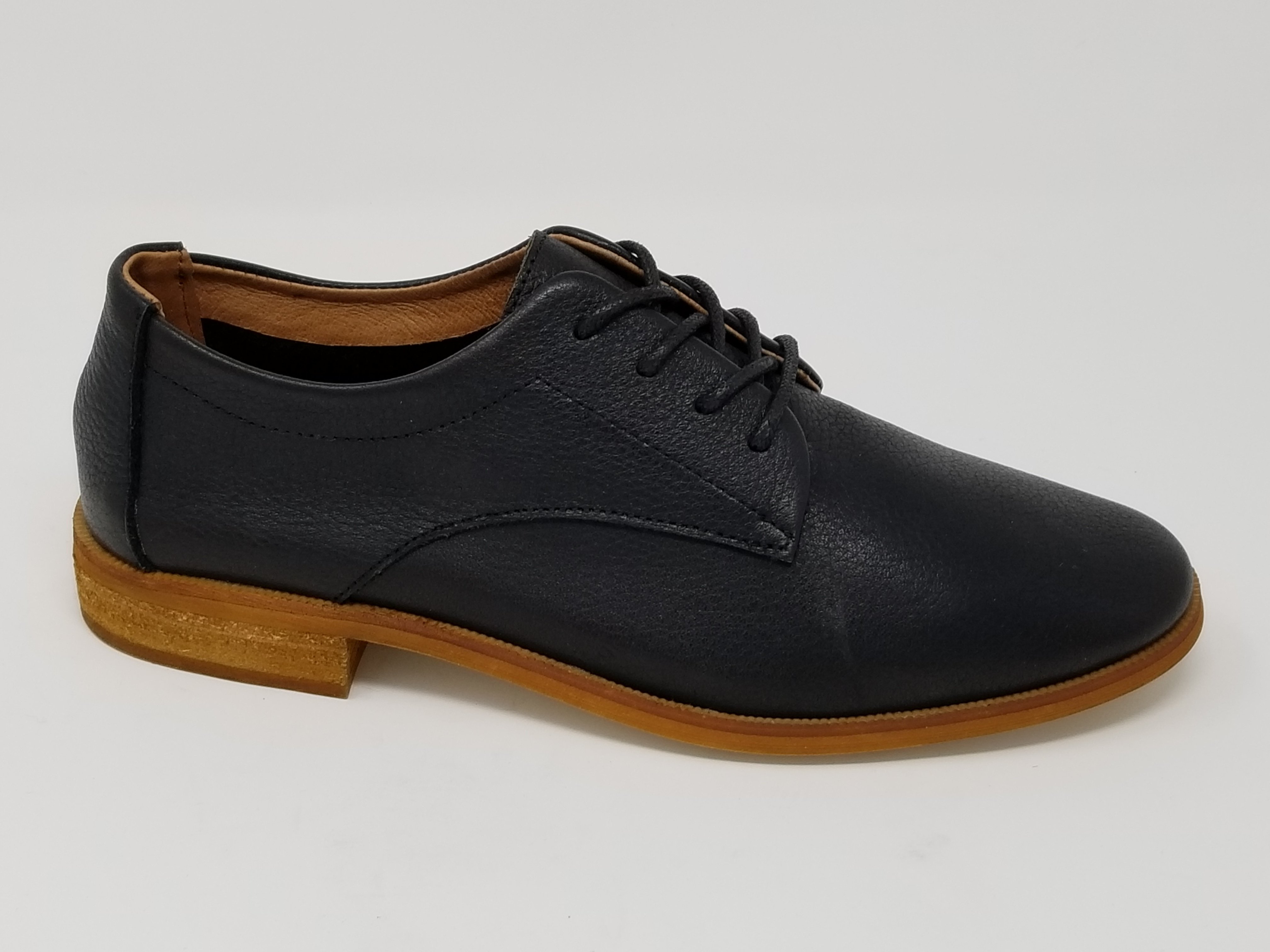 Westwood all-leather shoes made in Los Angeles featuring a sleek design, memory foam insole, and slip-resistant outsole.