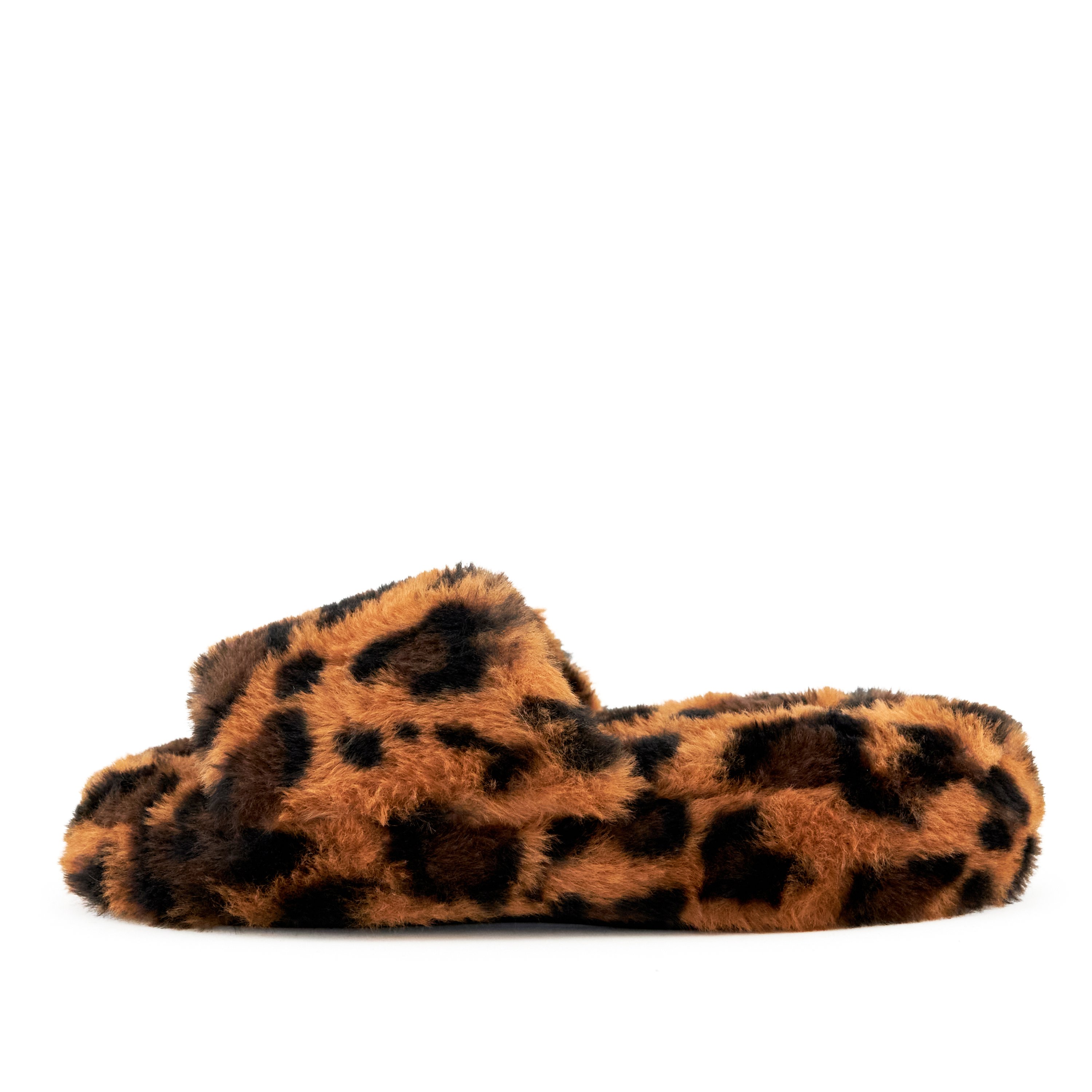 Women's Geneva Faux Fur Slipper in Leopard print, featuring a soft faux fur exterior and cushioned sole for comfort.