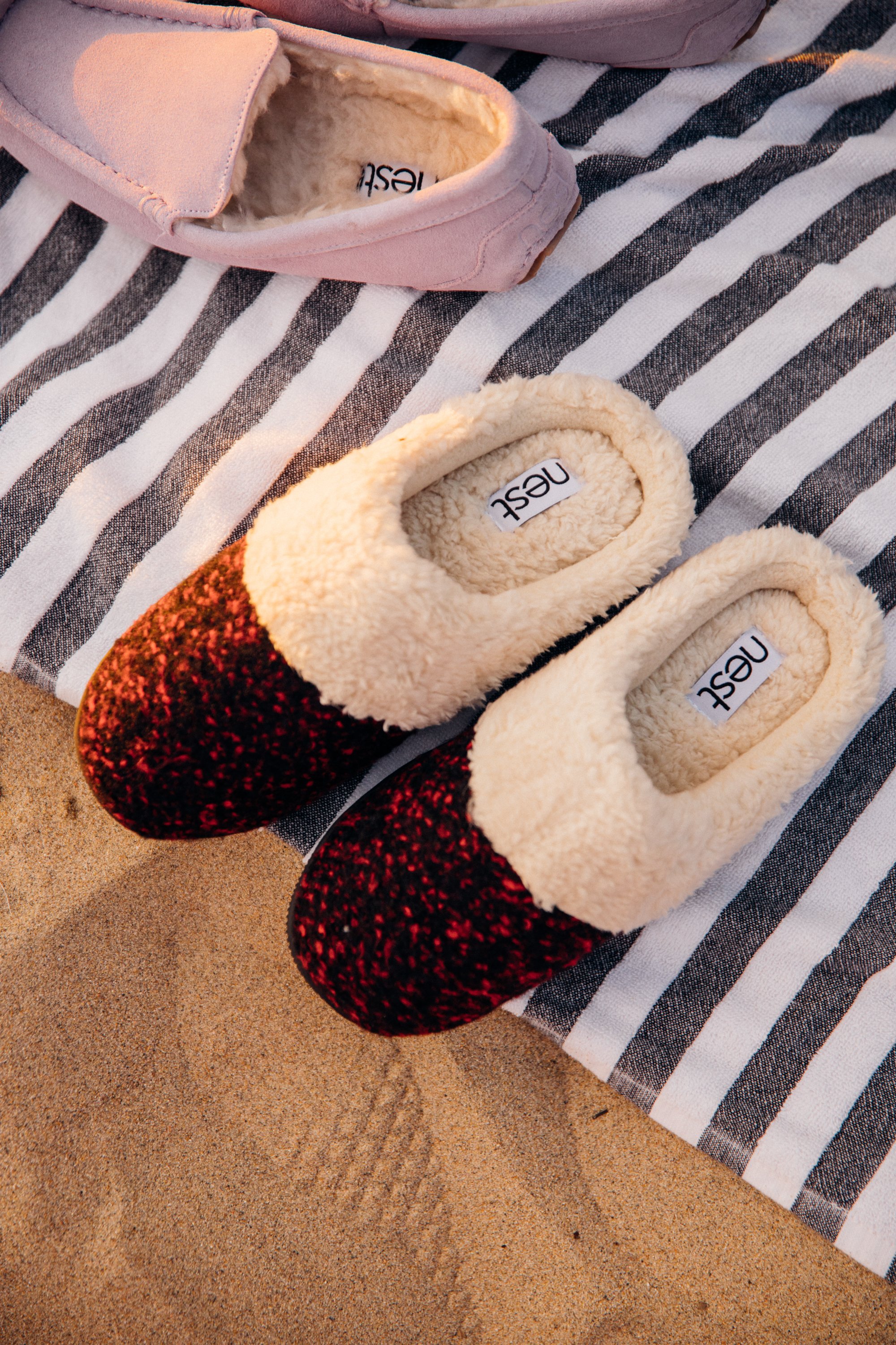 Cozy wine crumble women's slippers with faux fur trim and grip sole, perfect for lounging at home.