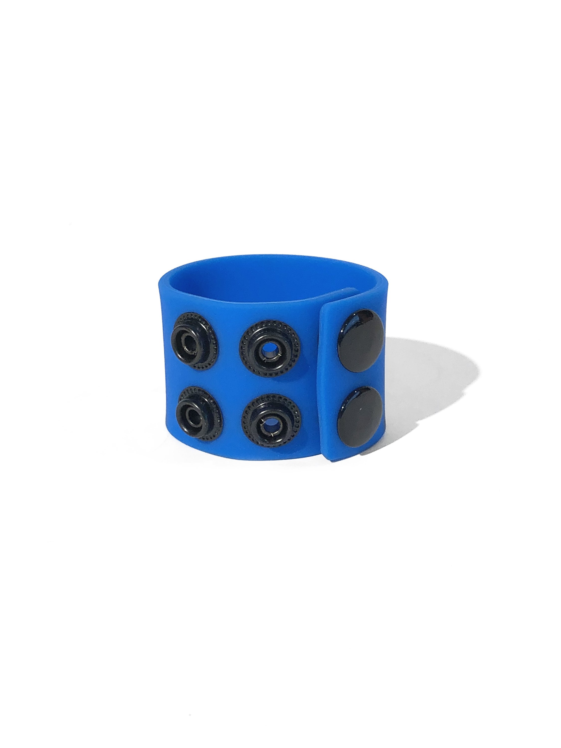 Ball Strap Blue made from soft touch silicone, featuring adjustable snaps for sizing and a sleek design, ideal for comfortable ball stretching.