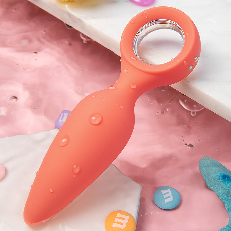 Cheeky Vibrating Butt Plug Orville, sleek design in soft silicone, showcasing its smooth surface and USB charging port.