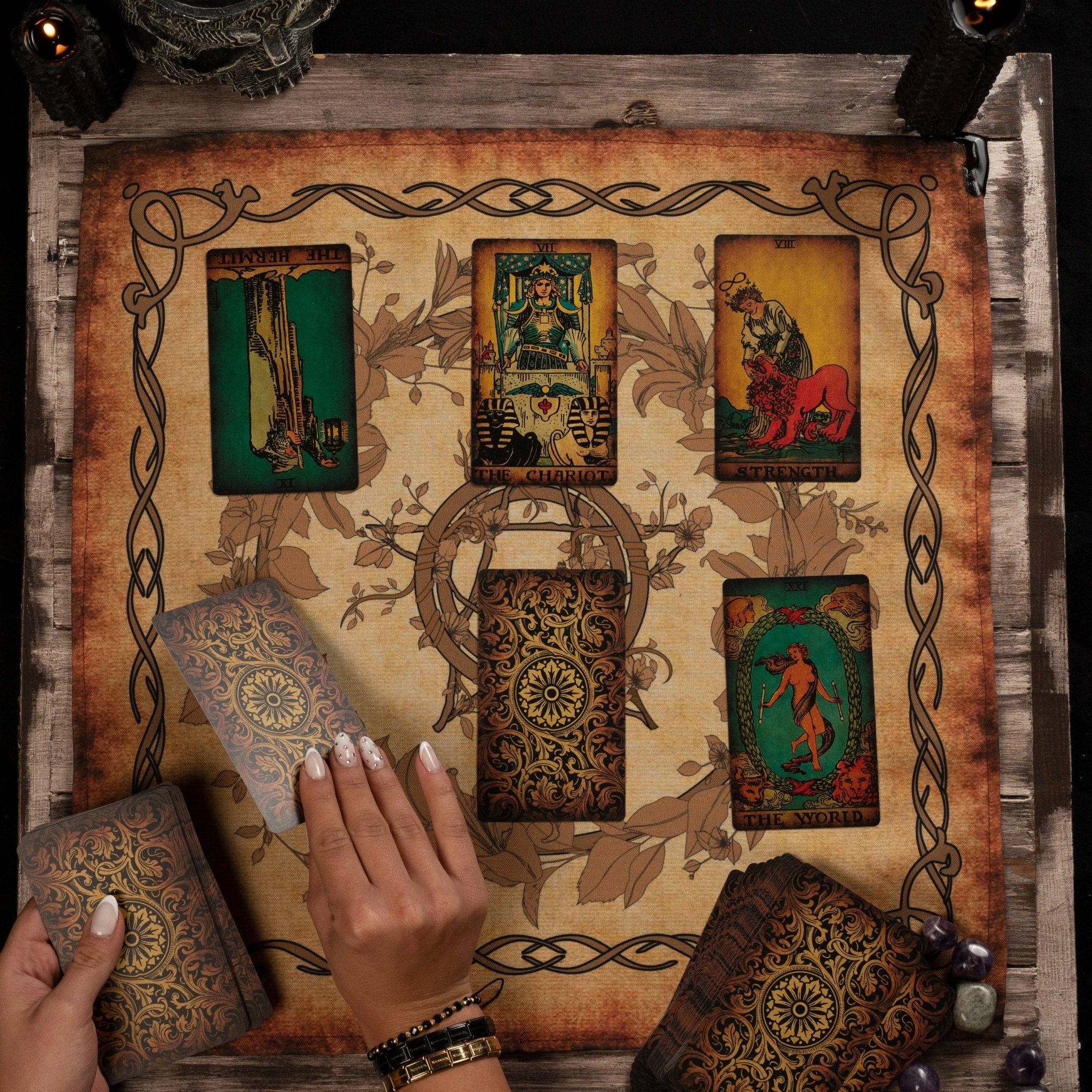 Waterproof Eco Plastic Vintage Tarot Set featuring 78 cards, guidebook, linen bag, and silk cloth, all in a stylish cardboard box.