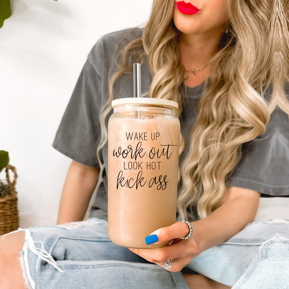 Wake Up Look Hot Set featuring stylish glass cups with bamboo lids and stainless steel straws, perfect for hot and cold beverages.