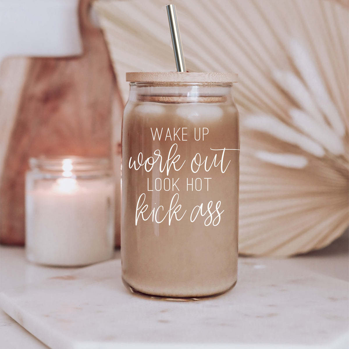 Wake Up Look Hot Set featuring stylish glass cups with bamboo lids and stainless steel straws, perfect for hot and cold beverages.