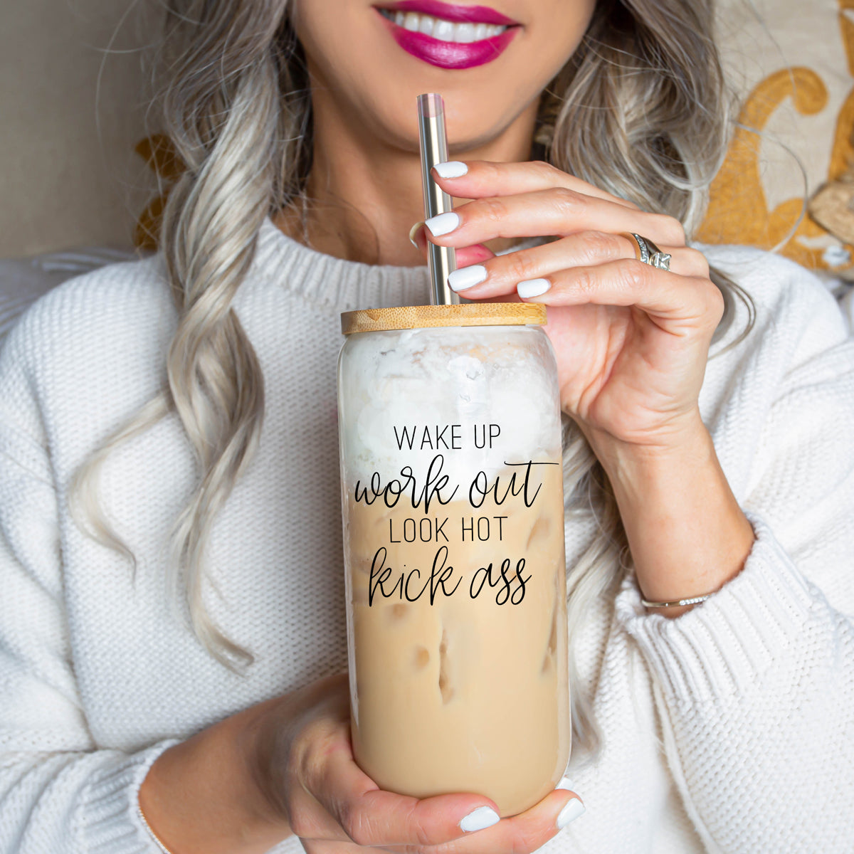 Wake Up Look Hot Set featuring stylish glass cups with bamboo lids and stainless steel straws, perfect for hot and cold beverages.