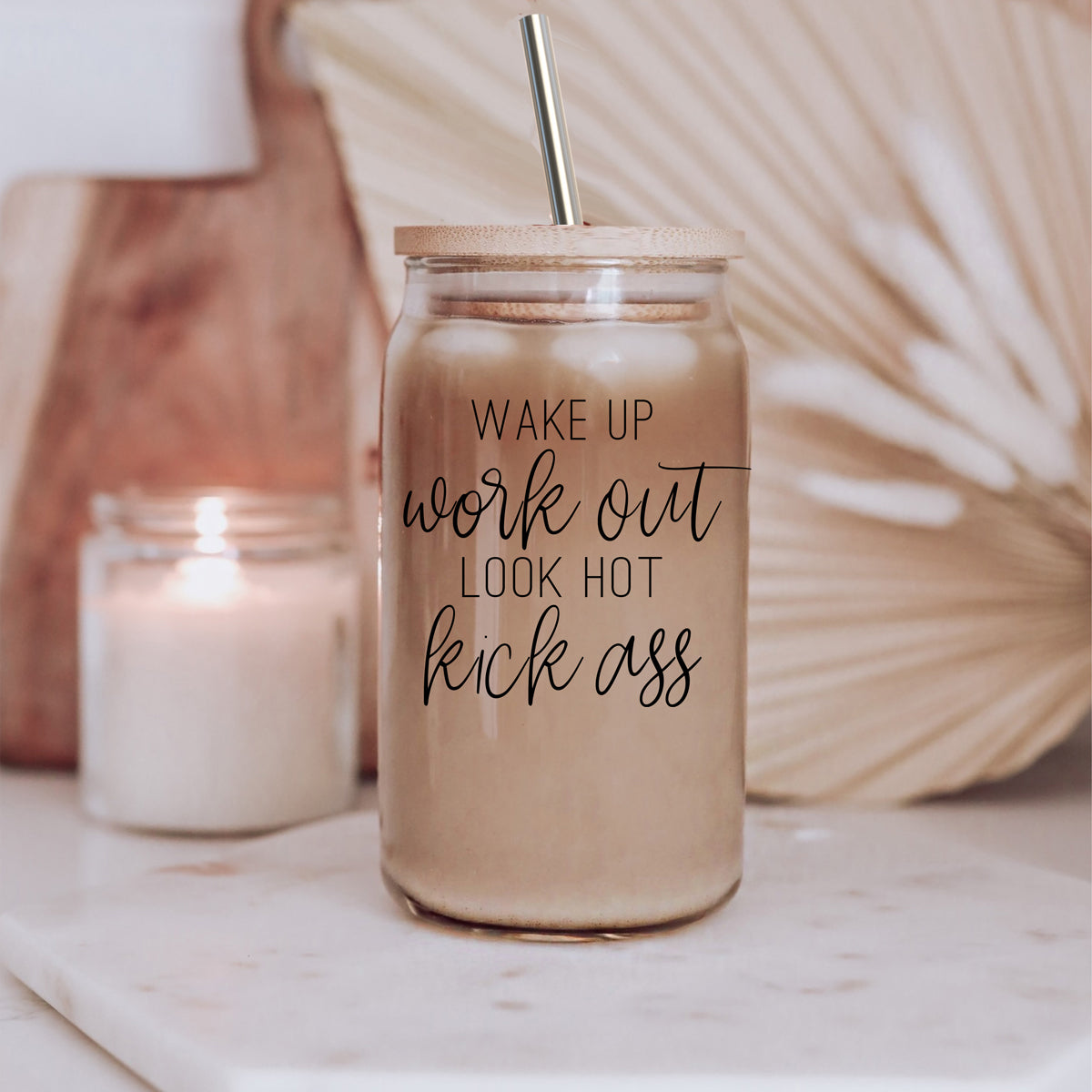 Wake Up Look Hot Set featuring stylish glass cups with bamboo lids and stainless steel straws, perfect for hot and cold beverages.