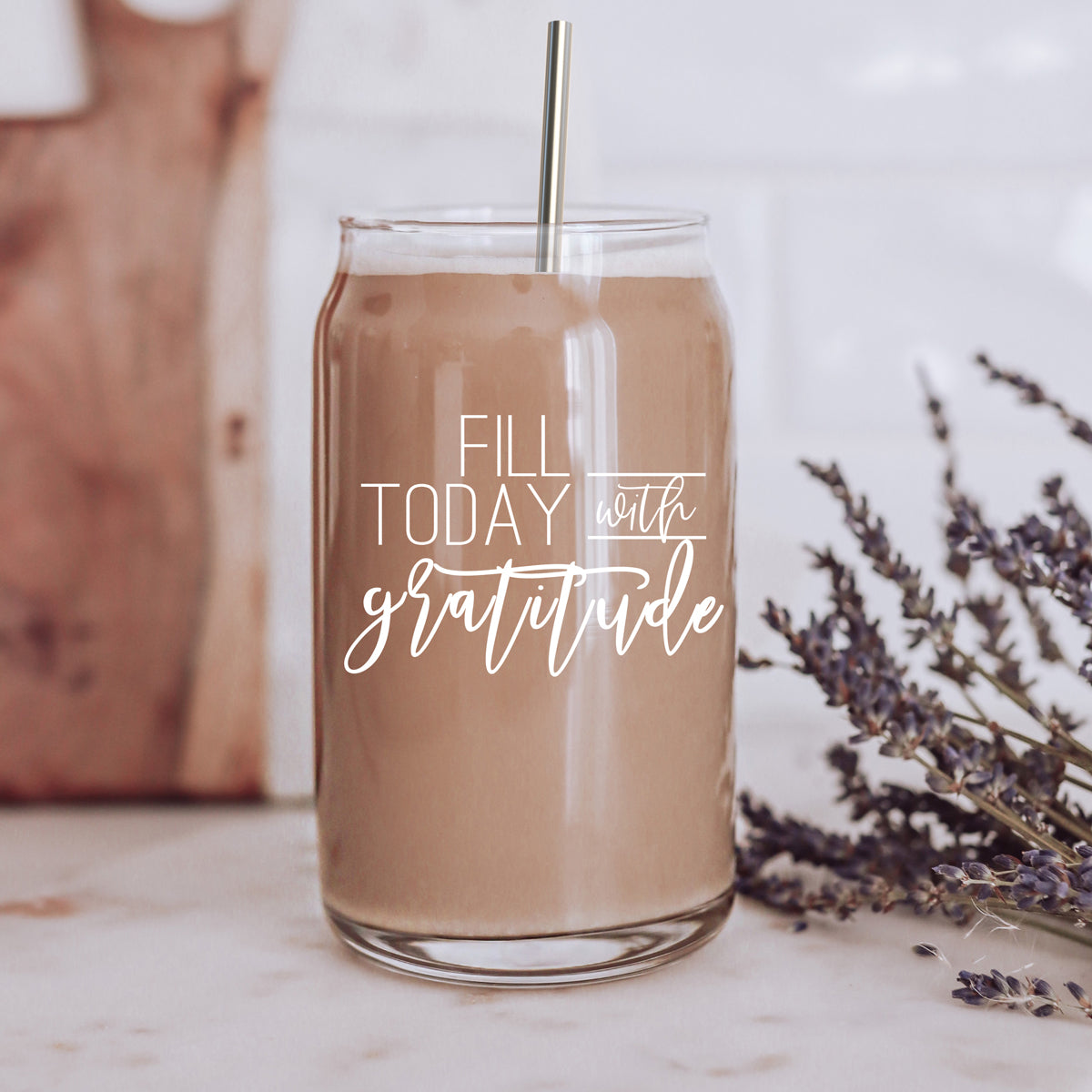 Gratitude Set featuring high borosilicate glass cups with bamboo lids and stainless steel straws, perfect for various beverages.