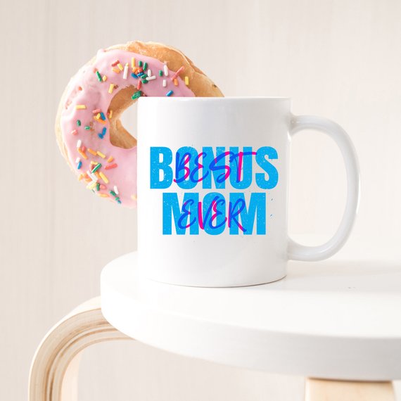 Ceramic coffee mug with 'Best Bonus Mom Ever' design, perfect for Mother's Day gifts.