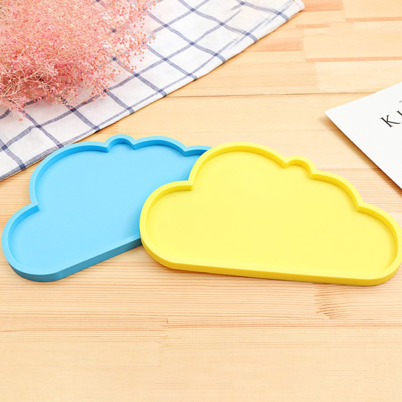 Cloud-shaped blue and yellow trays