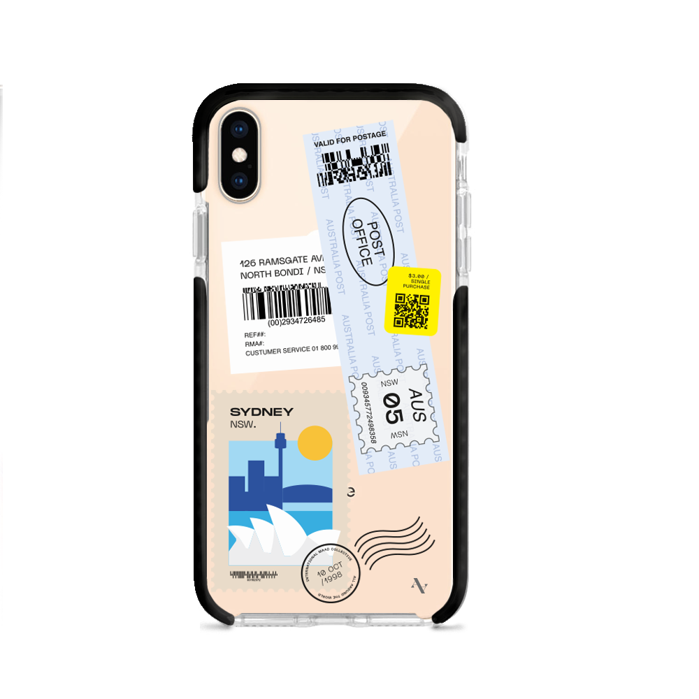 MAAD World Clear Case for iPhone XS MAX, showcasing a slim and transparent design that protects the device while highlighting its original aesthetics.