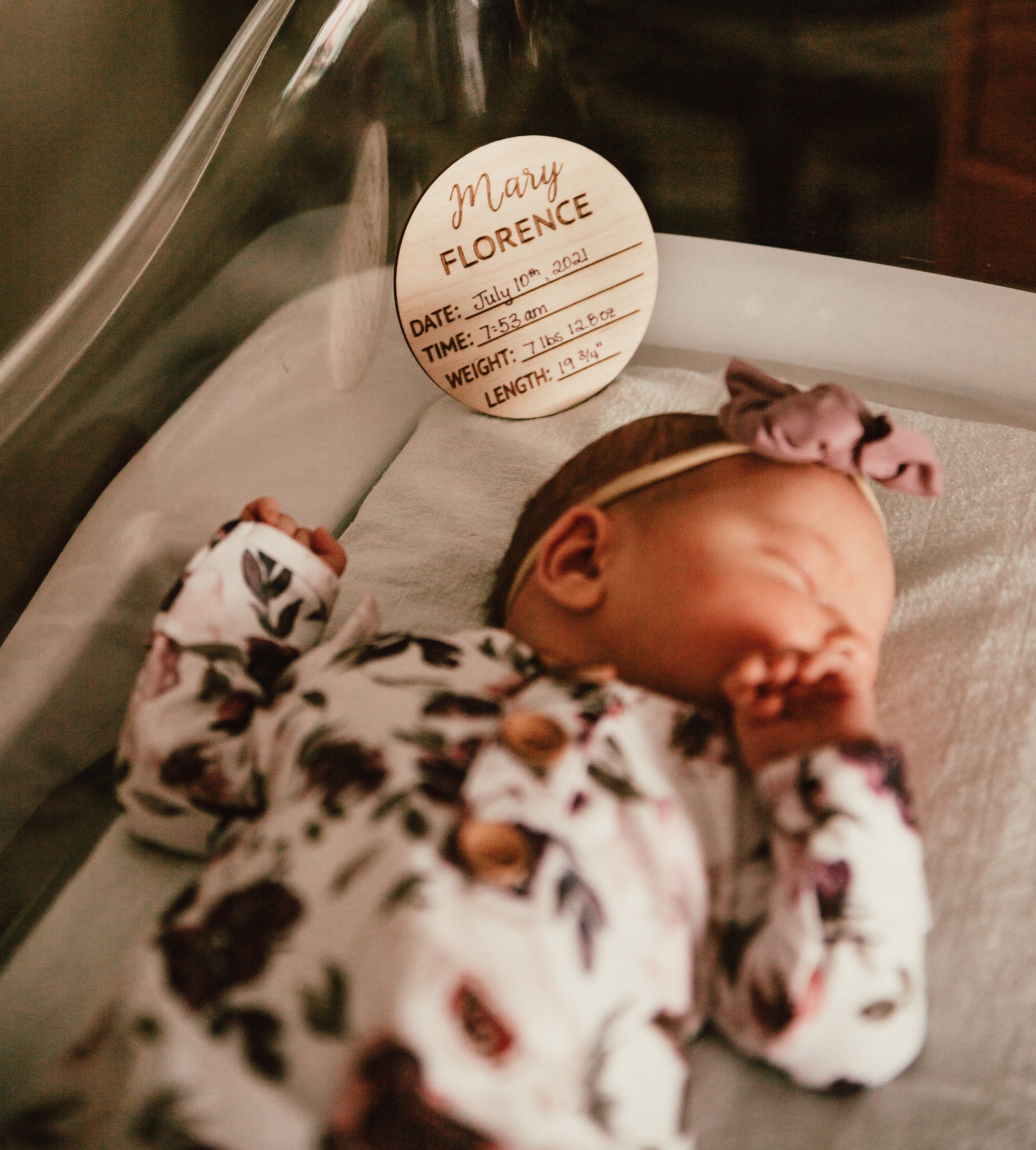 A beautifully crafted birch wood milestone card for documenting baby's birth stats, featuring laser engraving and a smooth finish.