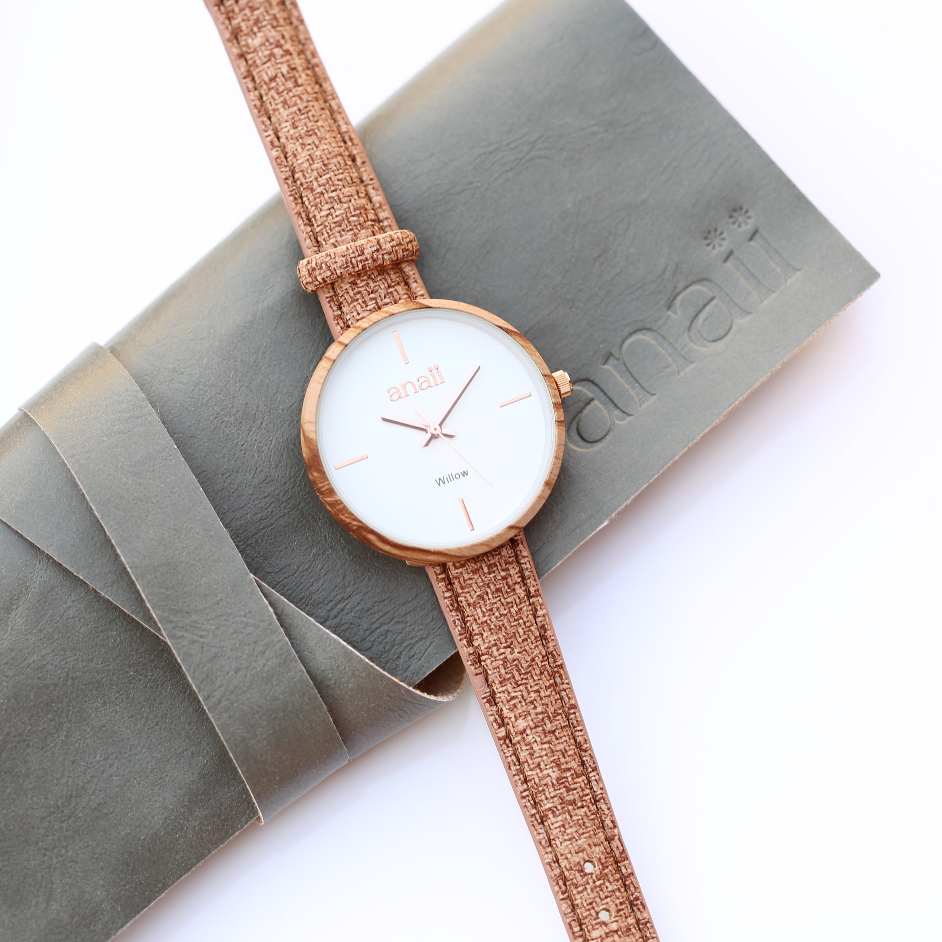 Handwriting Engraving Anaii Watch in Hazel Wood with Sweet Pink strap and stainless steel case, showcasing personalized engraving.