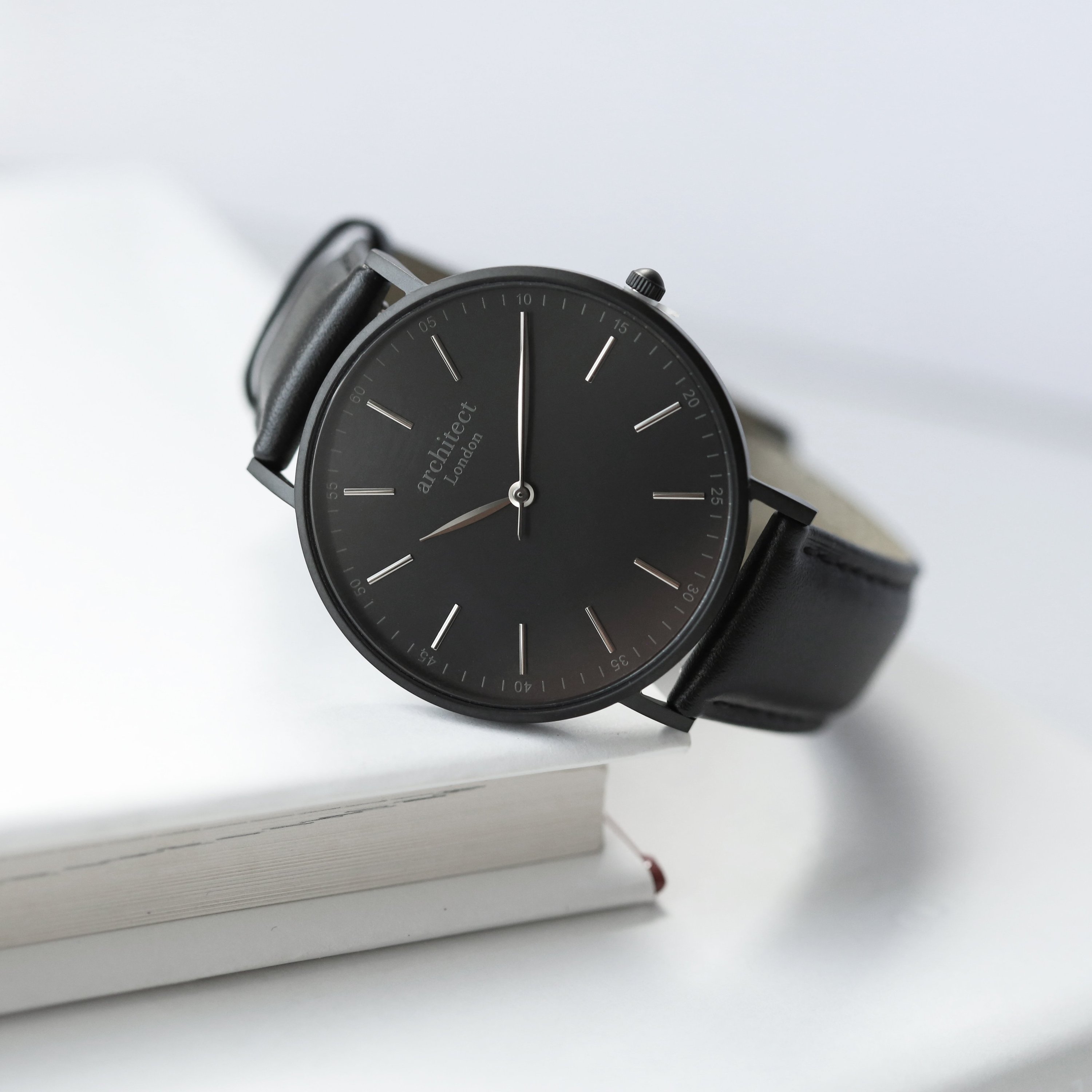 Handwriting Engraving Men's Minimalist Watch with Jet Black Strap, showcasing its sleek design and personalized engraving option.