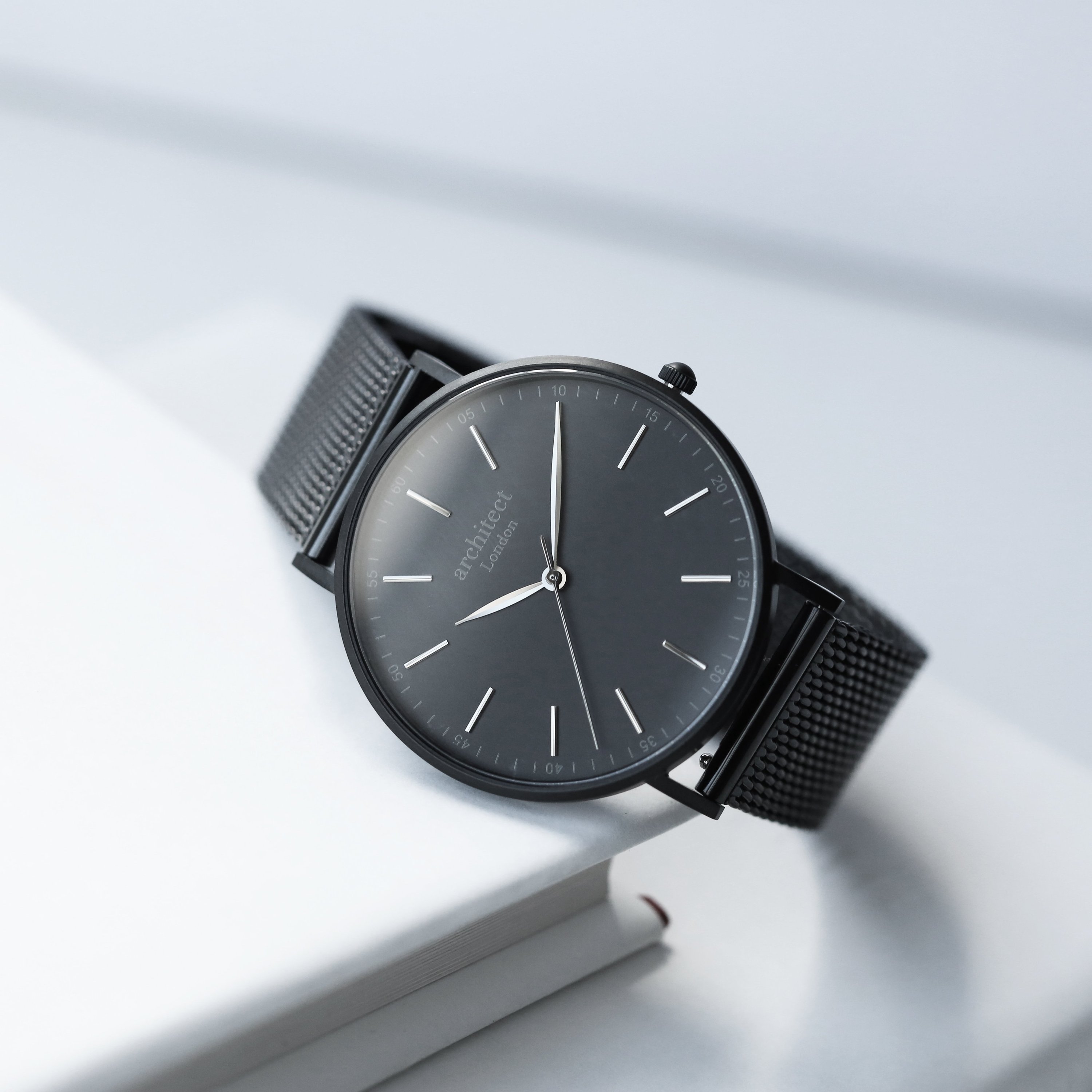 Handwriting Engraving Men's Minimalist Watch featuring a Pitch Black Mesh strap, showcasing its elegant design and personalized engraving option.