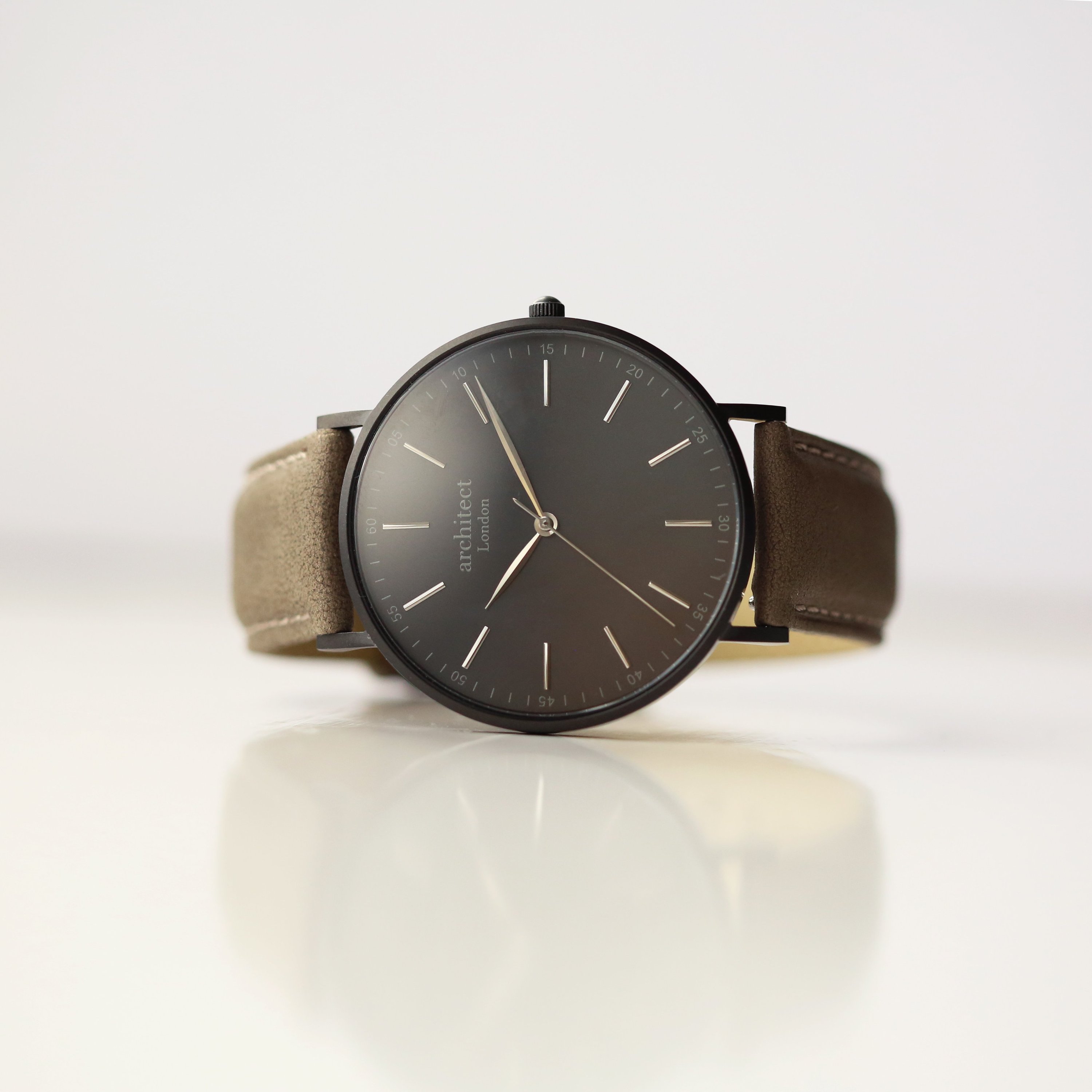 Modern Font Engraving Men's Minimalist Watch with Urban Grey Strap, featuring a sleek stainless steel case and genuine leather band.