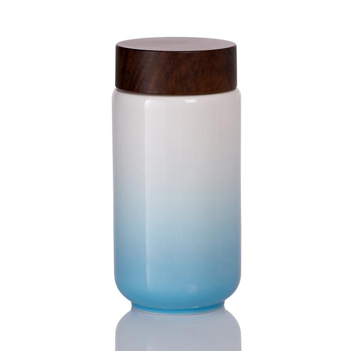 Cheer Up Tumbler with tourmaline ceramic lining and silicone cover, elegantly designed for hot and cold beverages.