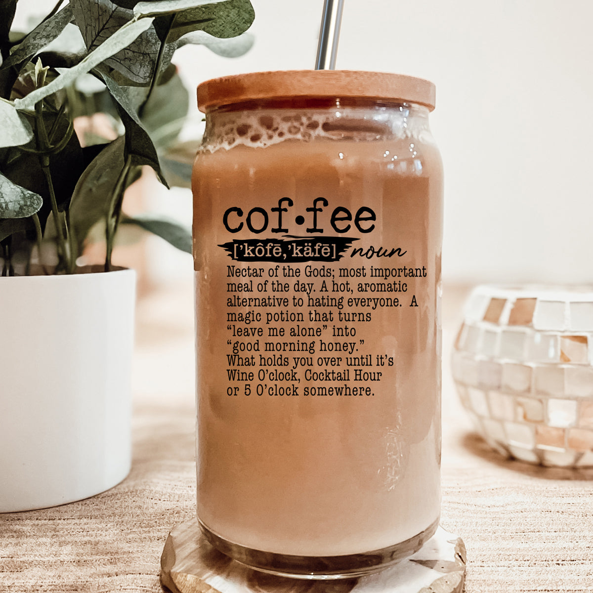 Coffee Definition Set featuring high borosilicate glass cups with bamboo lids and stainless steel straws, perfect for hot and cold beverages.