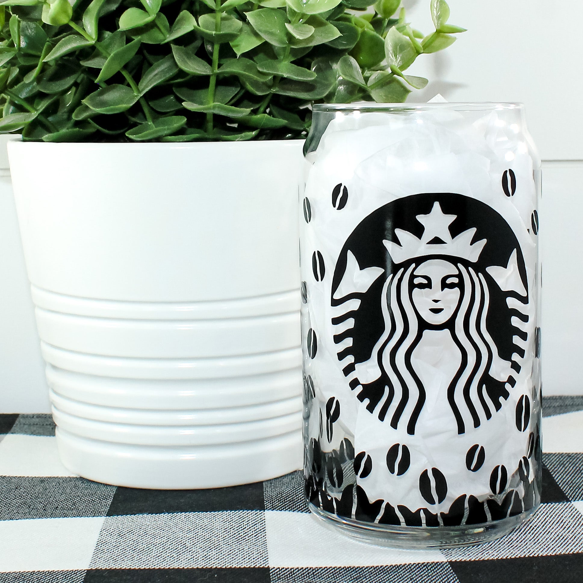 Starbucks Coffee Wrap Can Glass with vibrant design, perfect for beverages.