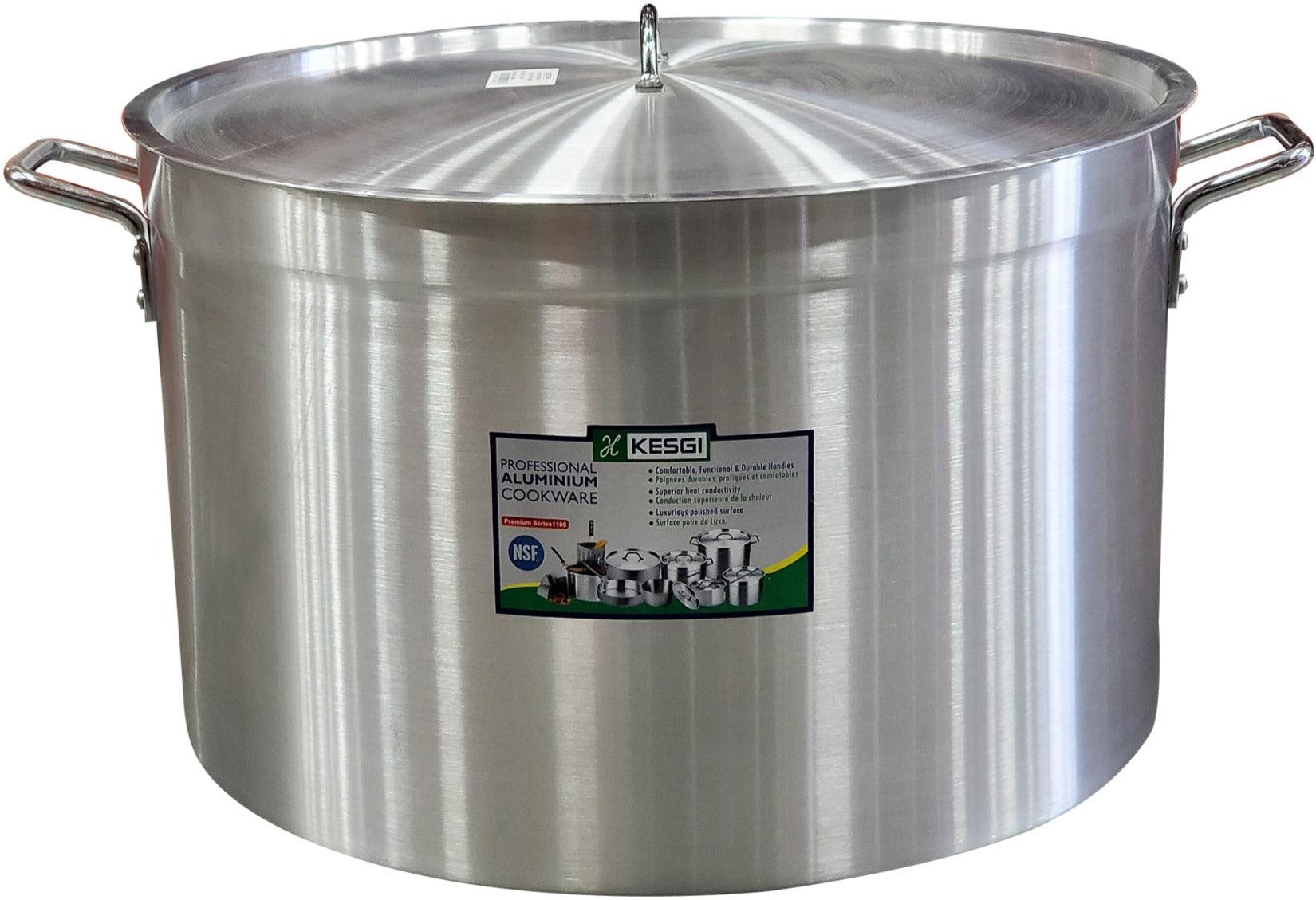 A large 113 L sauce pot with a 7mm thick body and a secure lid, ideal for cooking sauces and soups.