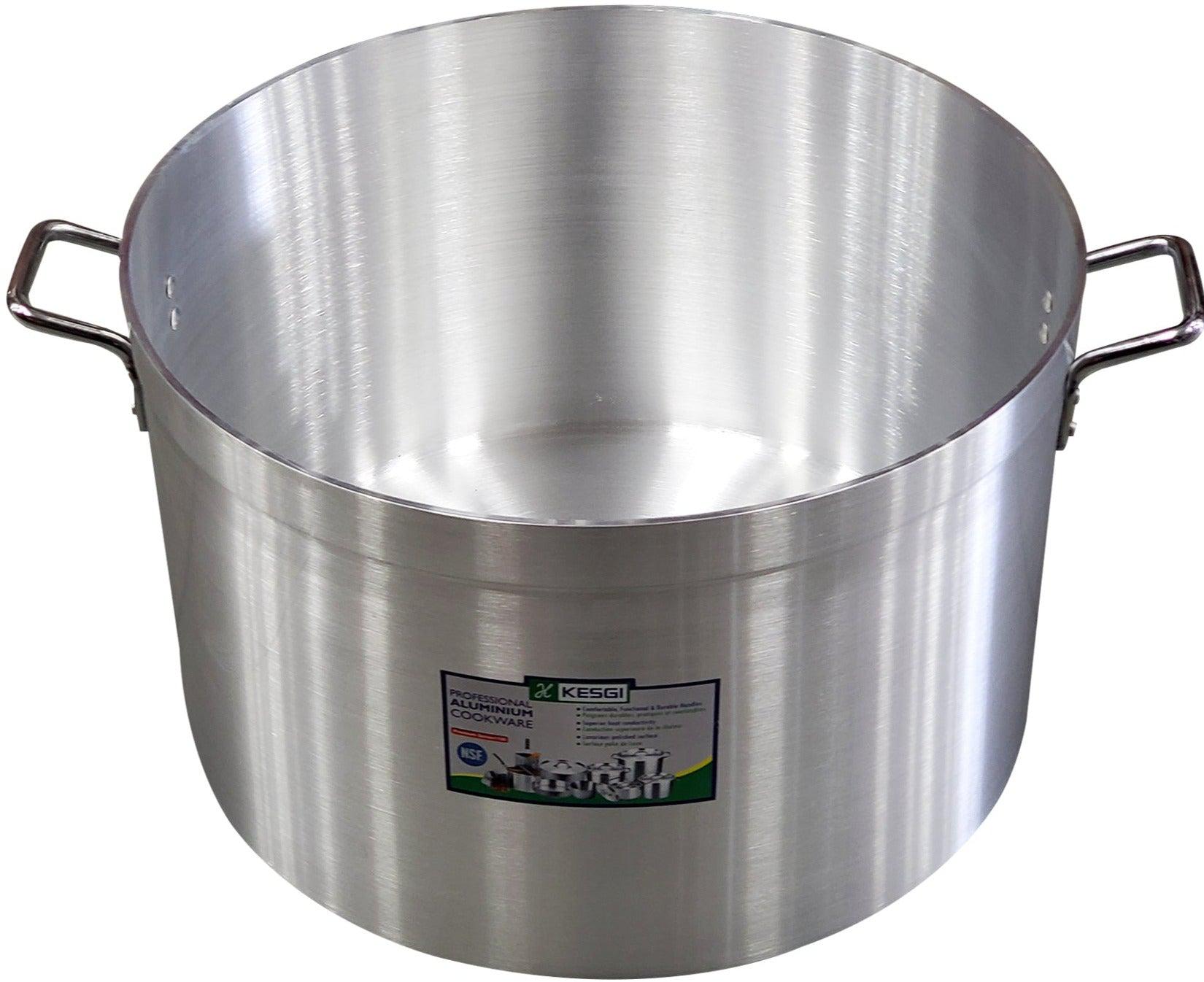 A large 113 L sauce pot with a 7mm thick body and a secure lid, ideal for cooking sauces and soups.