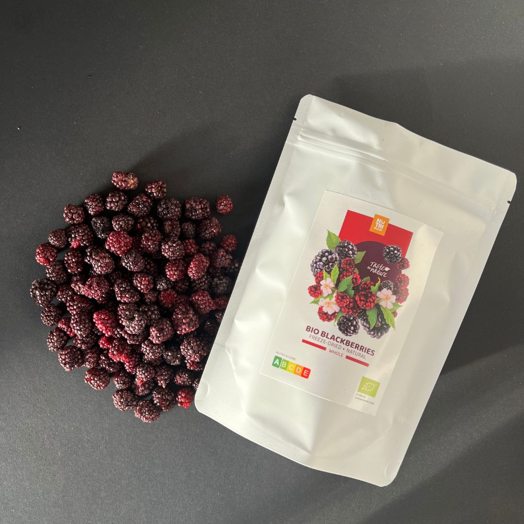 A bowl of freeze dried BIO blackberries showcasing their vibrant color and texture, perfect for snacking or adding to meals.