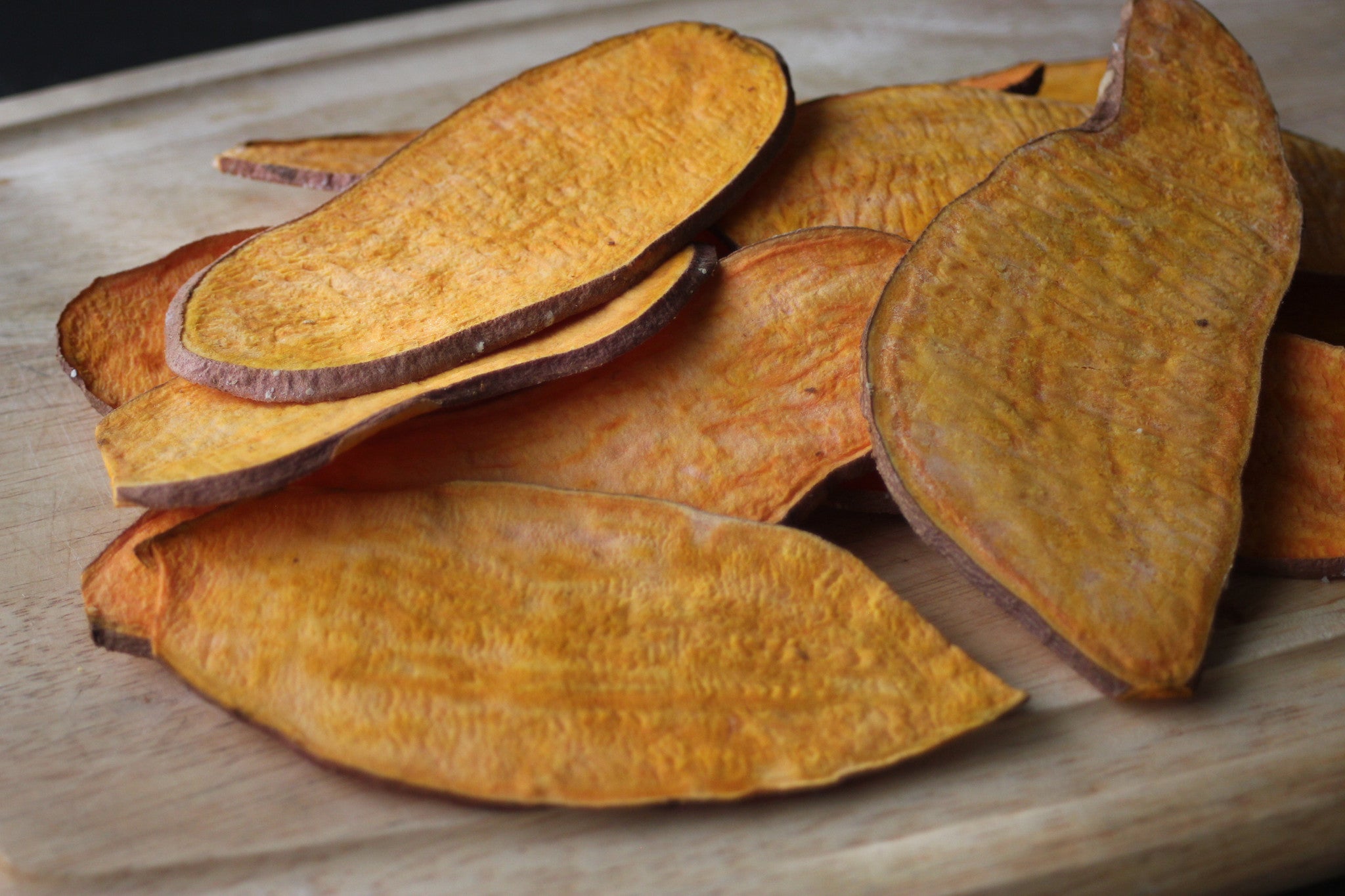 A pack of Sea Salt sweetpotato slices featuring freeze-dried organic sweetpotato seasoned with sea salt and coconut oil.