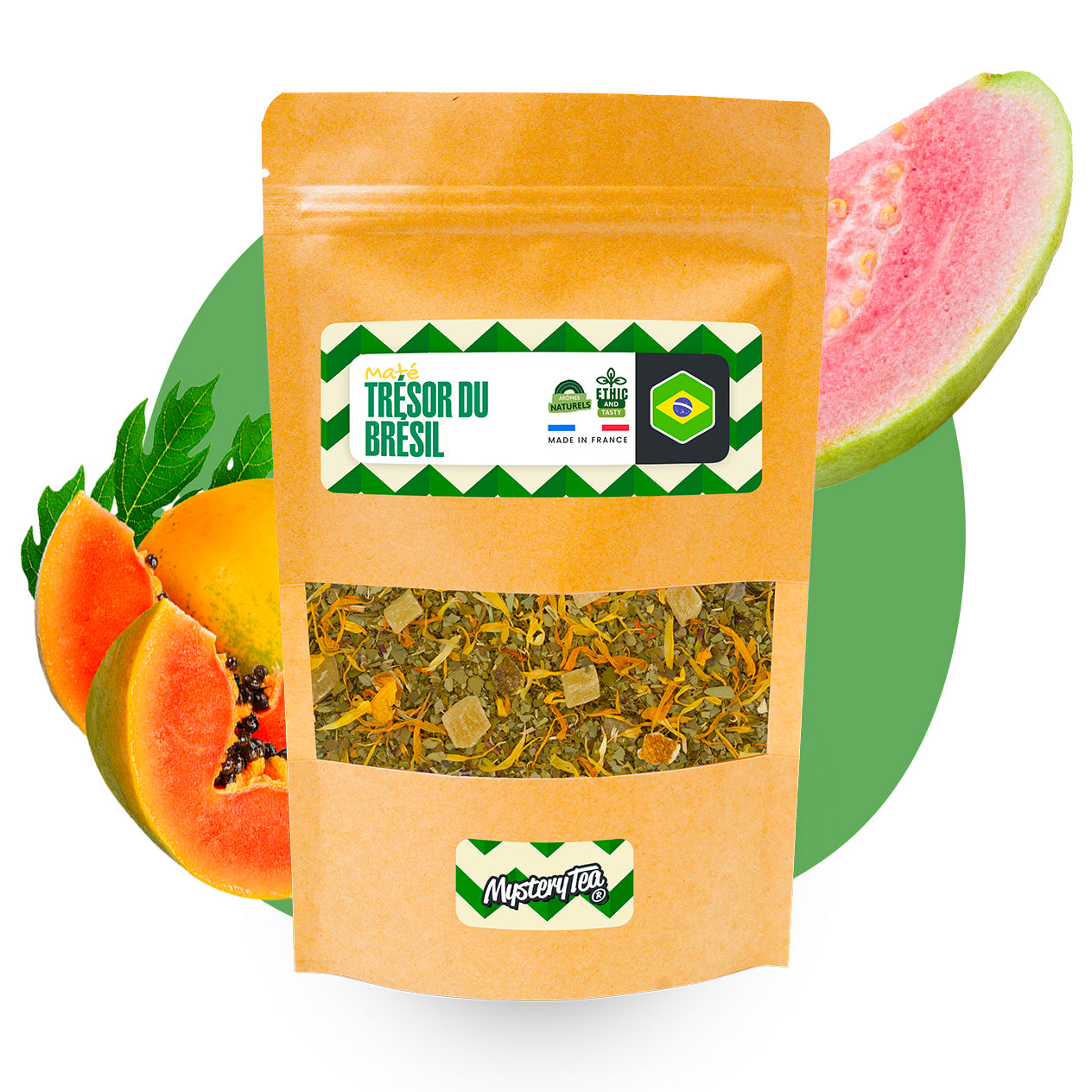 Tasse de maté mangue goyave, infusion brésilienne avec des fruits exotiques, ambiance chaleureuse et réconfortante.