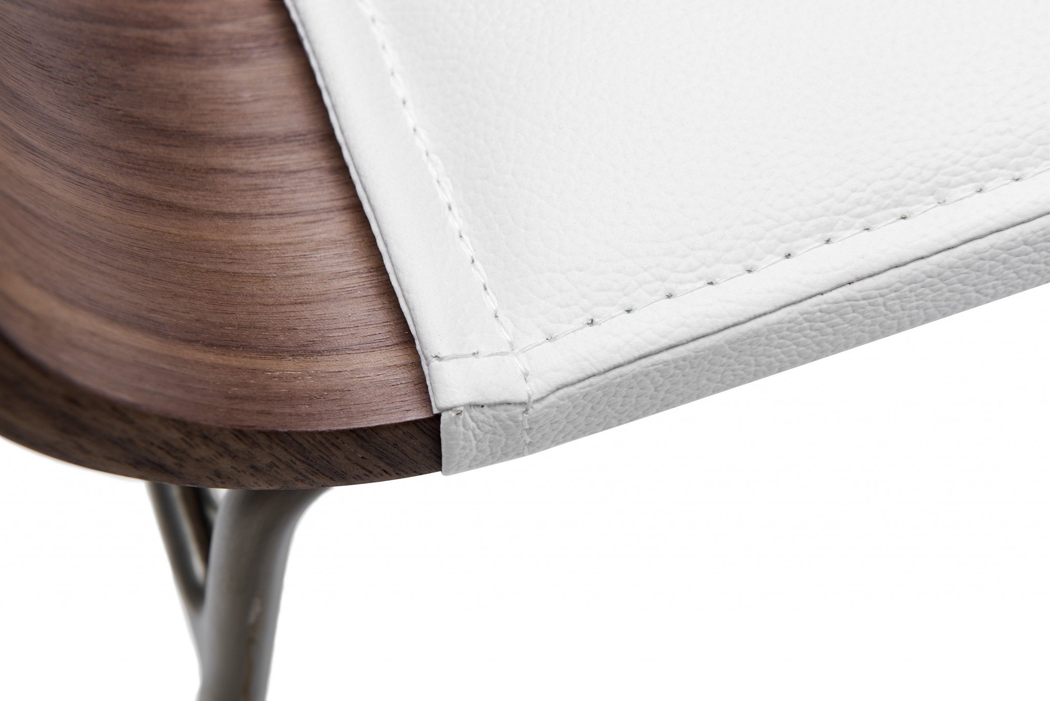 Stylish dining chair in natural walnut and white faux leather, featuring a contemporary design and high-quality materials.