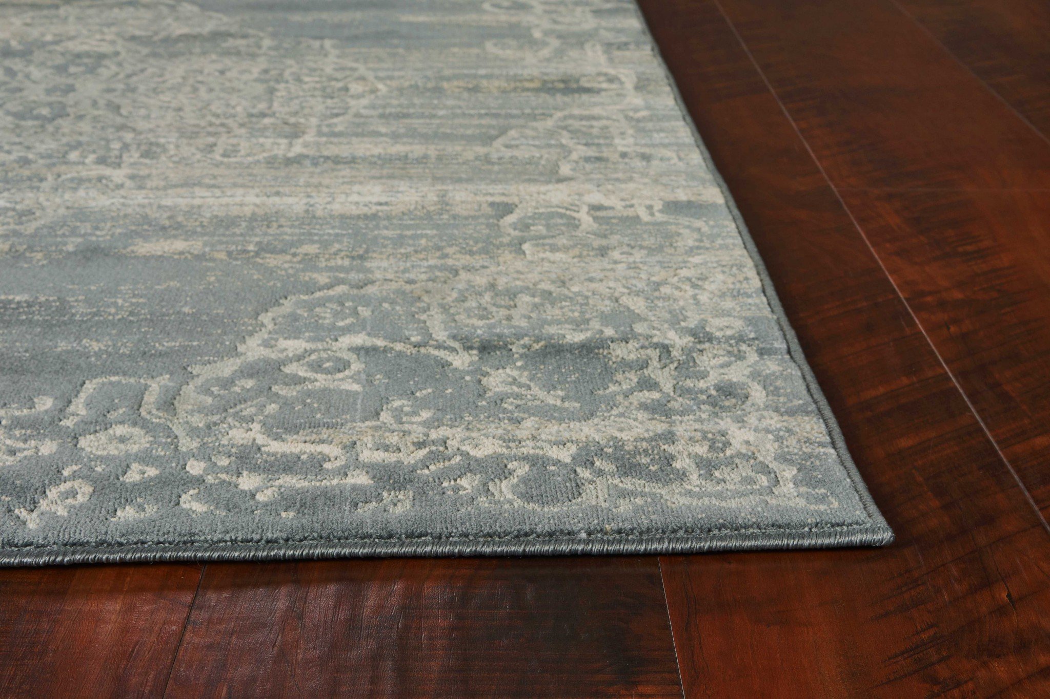 3' x 4' Polypropylene Slate Area Rug featuring a stylish slate traditions design with metallic luster, perfect for modern home decor.