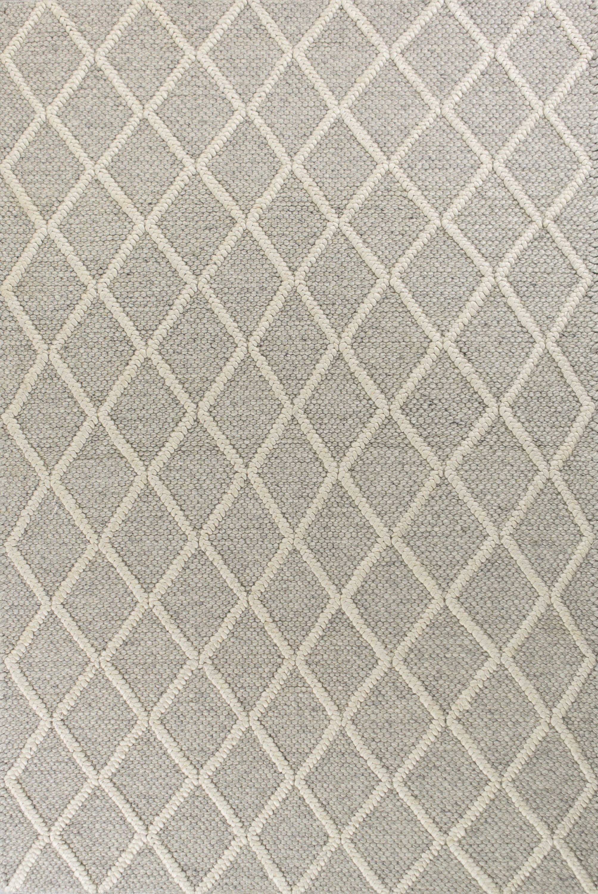 5x7 wool grey area rug featuring a diamond pattern, perfect for contemporary home decor.