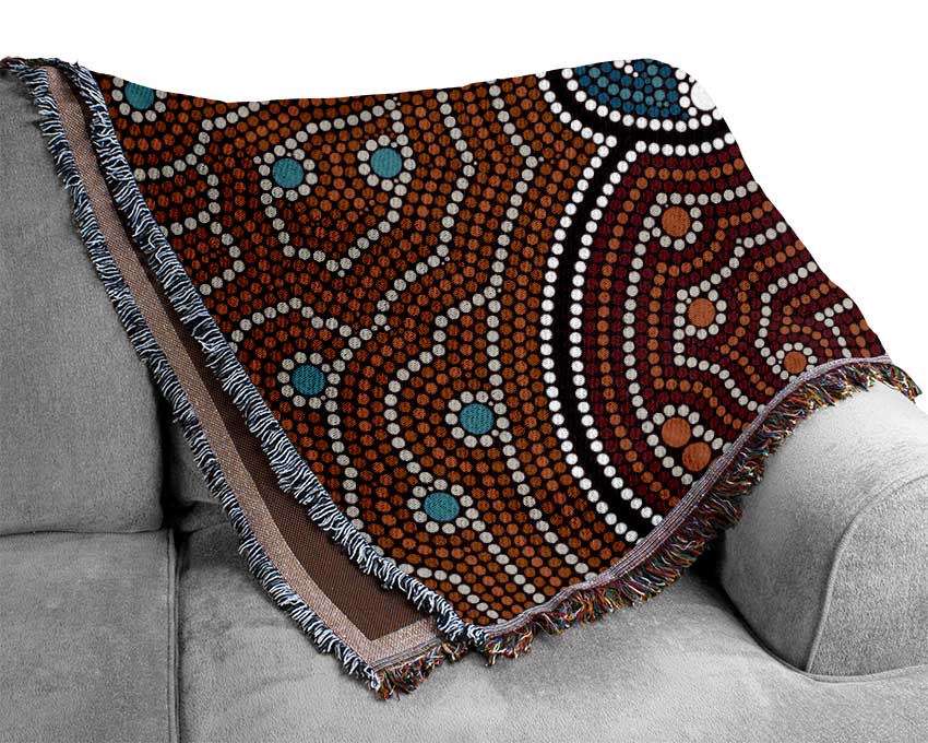 Aboriginal Pattern 4 throw blanket made from 100% cotton, featuring a thermal weave for breathability and a luxurious finish, perfect for home decor.