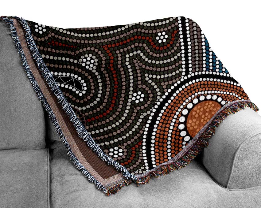 Aboriginal Pattern 8 throw blanket made from 100% cotton, featuring a unique design and luxurious thermal weave.