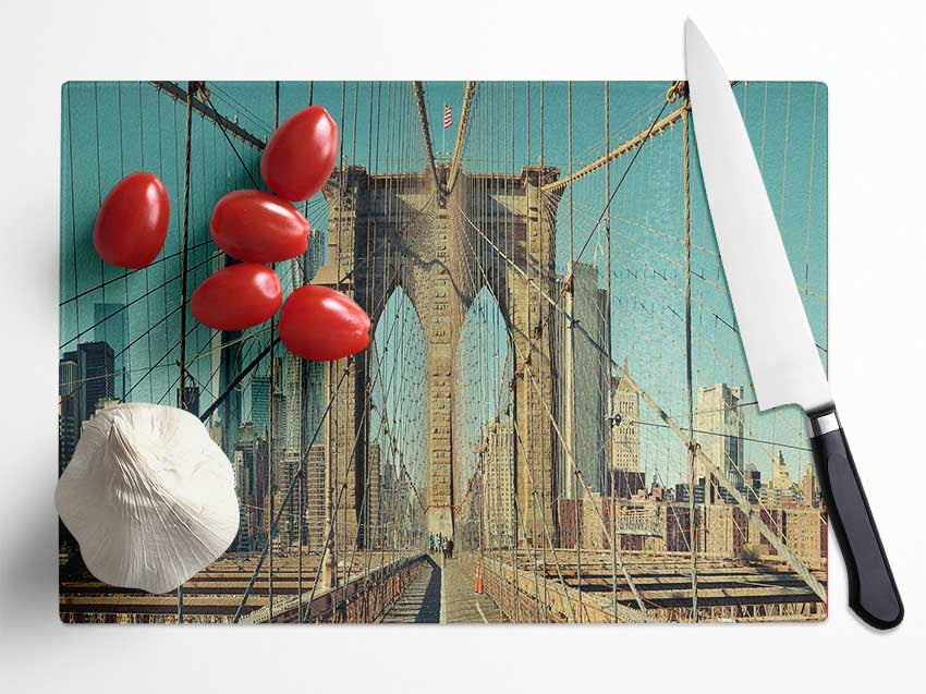 Amazing NYC Bridge chopping board made of tempered glass with a chinchilla ripple effect and anti-slip feet.