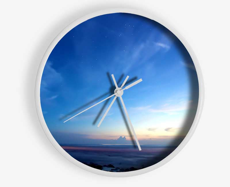 Amazing Sky bamboo clock with a round face, available in black, white, and natural colors, featuring a clear Plexiglas lens.