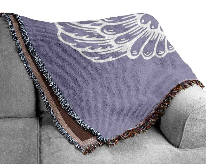 Angel Wings 2 Lilac throw blanket made from 100% cotton, featuring a luxurious thermal weave in a soft lilac color.