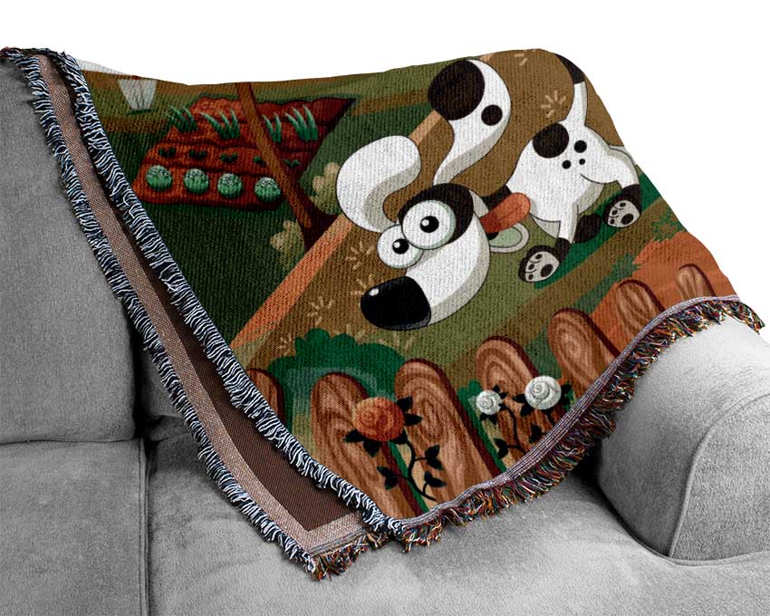 Animal Farm Fun throw blanket made from 100% cotton, featuring a thermal weave for breathability and a classic design suitable for any interior.