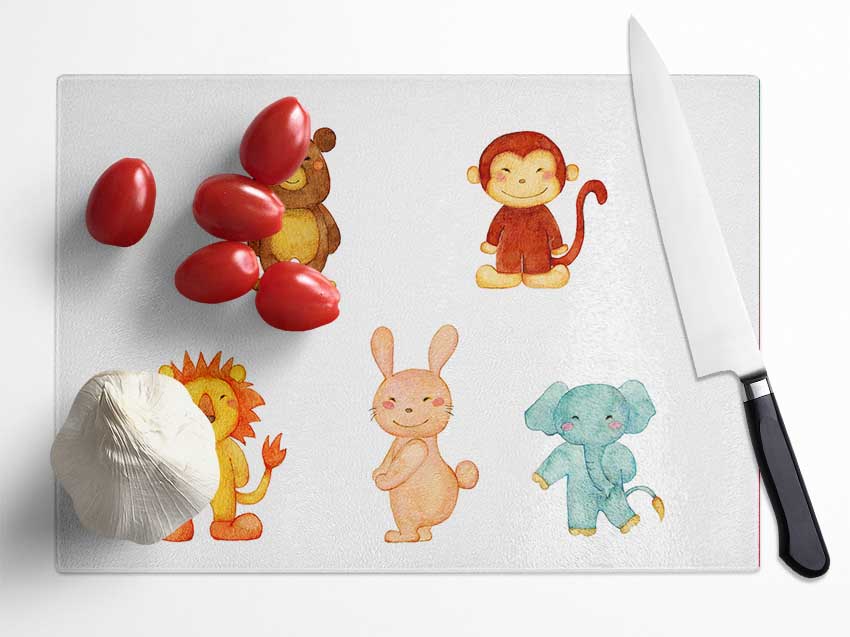 Animal Fun chopping board made of tempered glass with chinchilla ripple effect and anti-slip feet, showcasing its durability and stylish design.