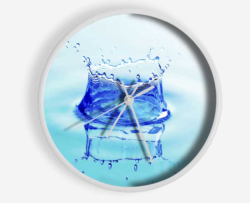 Aqua Splash clock made from natural bamboo with a round face, available in black, white, and natural frame colors.