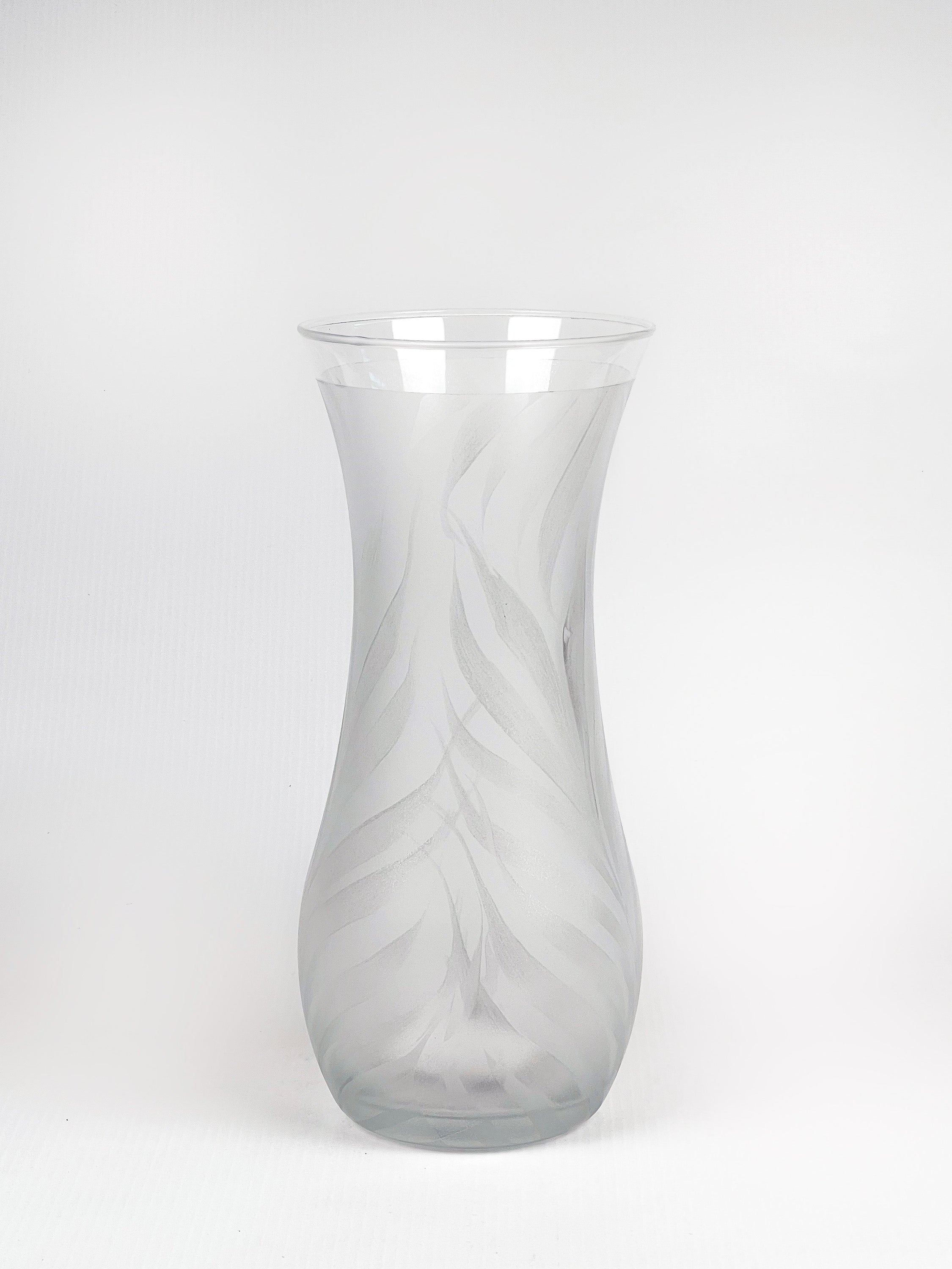 Art decorative glass vase 8268/260/sh263.1, hand-painted with unique designs, showcasing high-quality craftsmanship and elegant shapes.