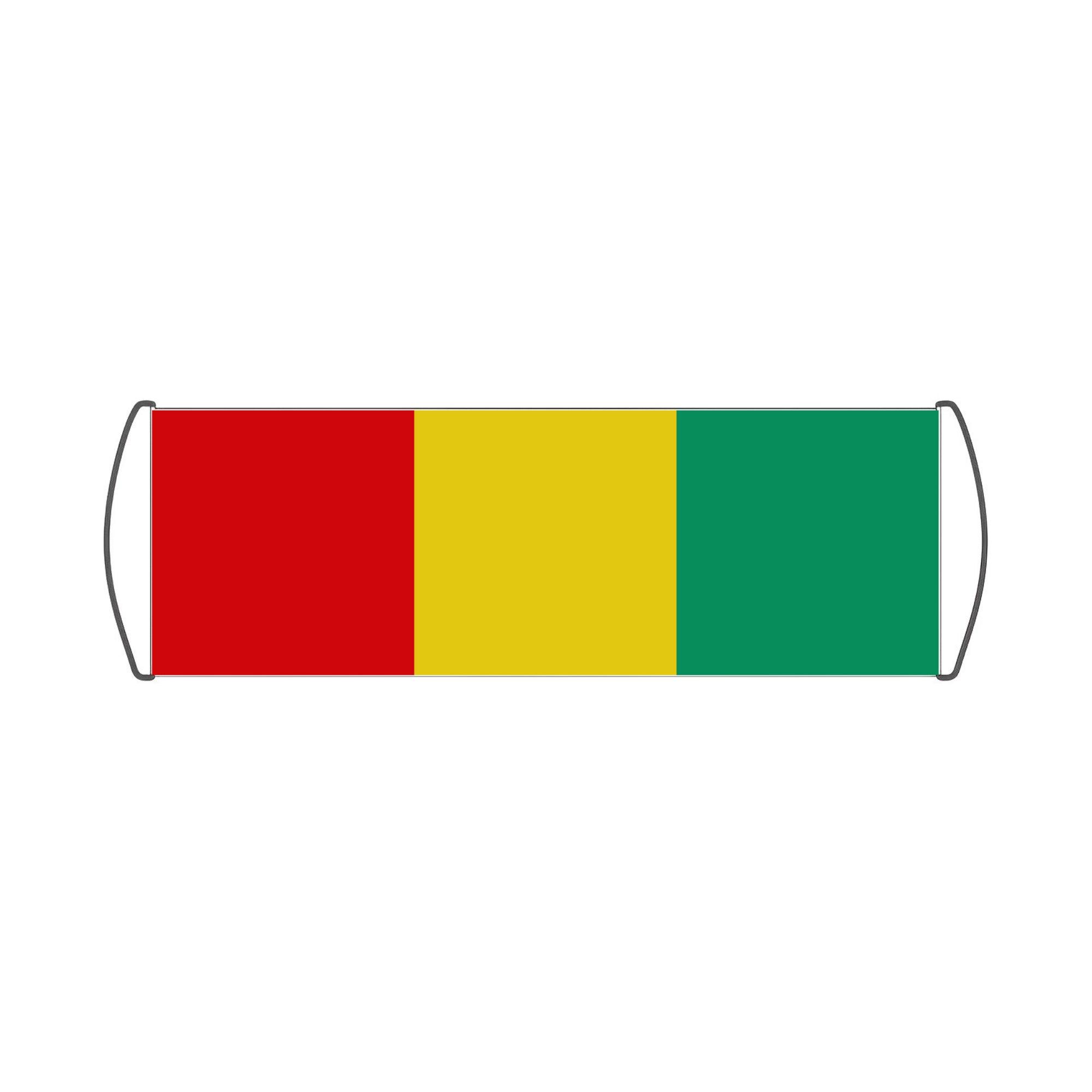 Bannière de défilement Drapeau de la Guinée, en tissu imperméable, avec oreilles de maintien en plastique, disponible en deux tailles.