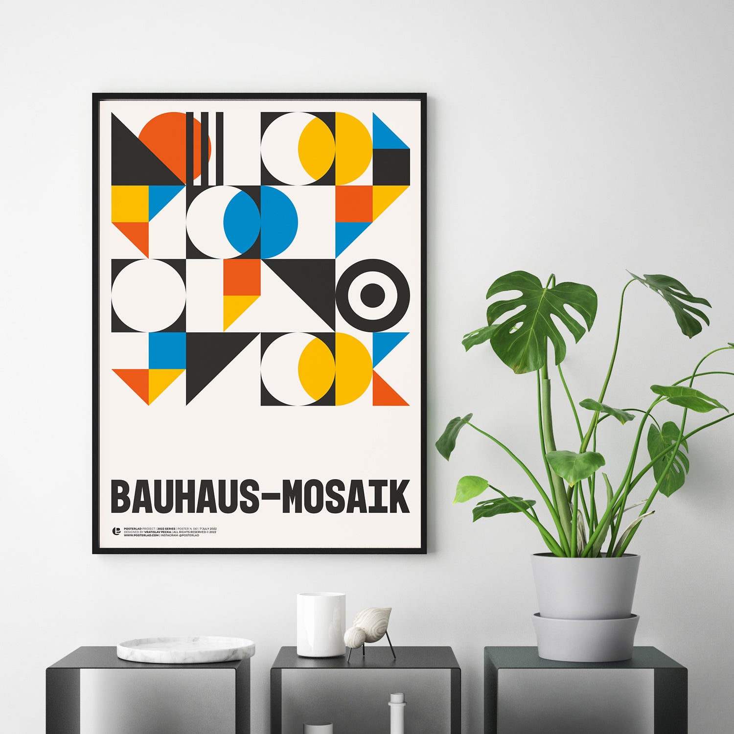 Vibrant Bauhaus-Mosaik poster on thick matte paper, showcasing colorful geometric patterns, perfect for home or office decor.