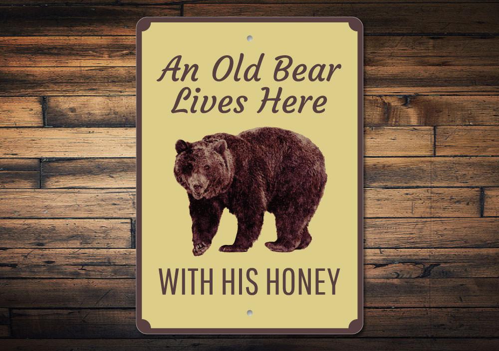 A decorative Bear Lover Sign made of high-quality aluminum, featuring a bear design, perfect for lakehouse decor.