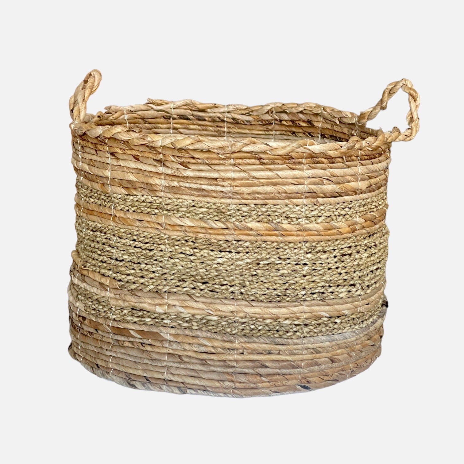 Cesto Letefoho - L, a natural colored basket with sturdy handles, ideal for storage and home decor.