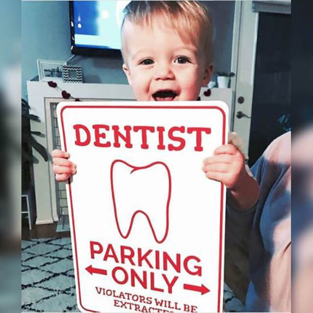 A high-quality aluminum Dentist Parking Sign with clear lettering, designed for easy visibility and durability, suitable for outdoor use.